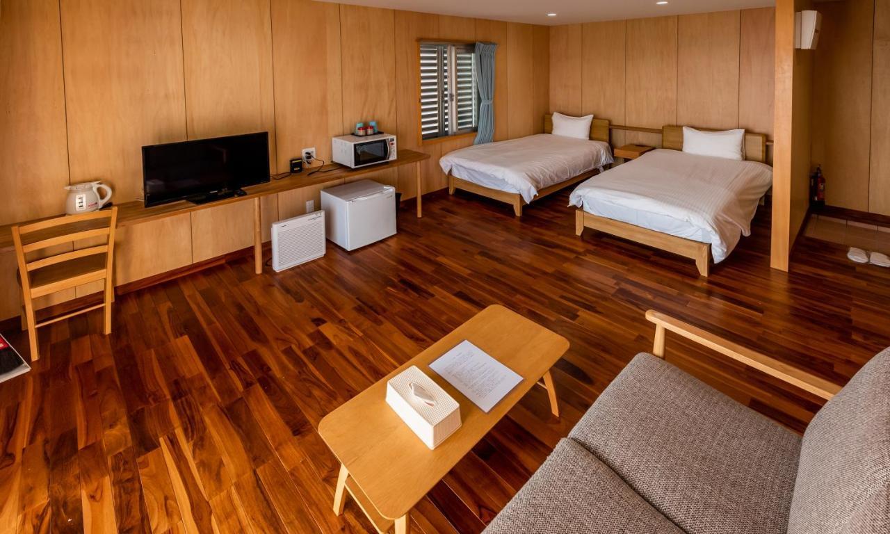 Guest House Kawamitsu Miyakojima  Екстериор снимка
