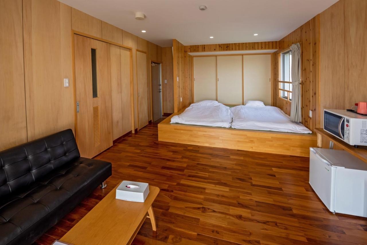 Guest House Kawamitsu Miyakojima  Екстериор снимка