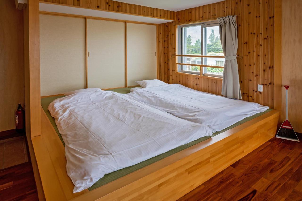 Guest House Kawamitsu Miyakojima  Екстериор снимка